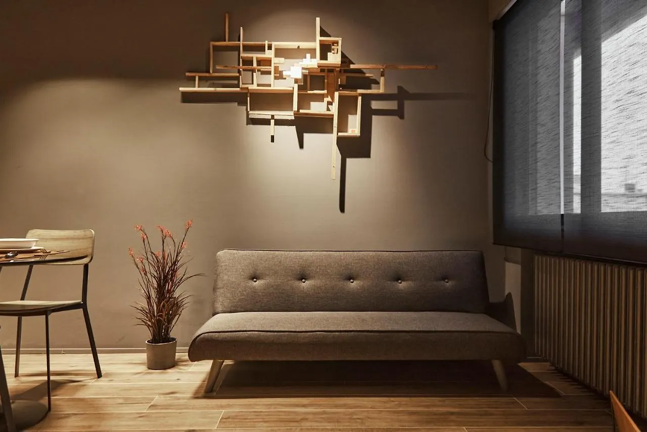 After8-Material Apartment Mestre