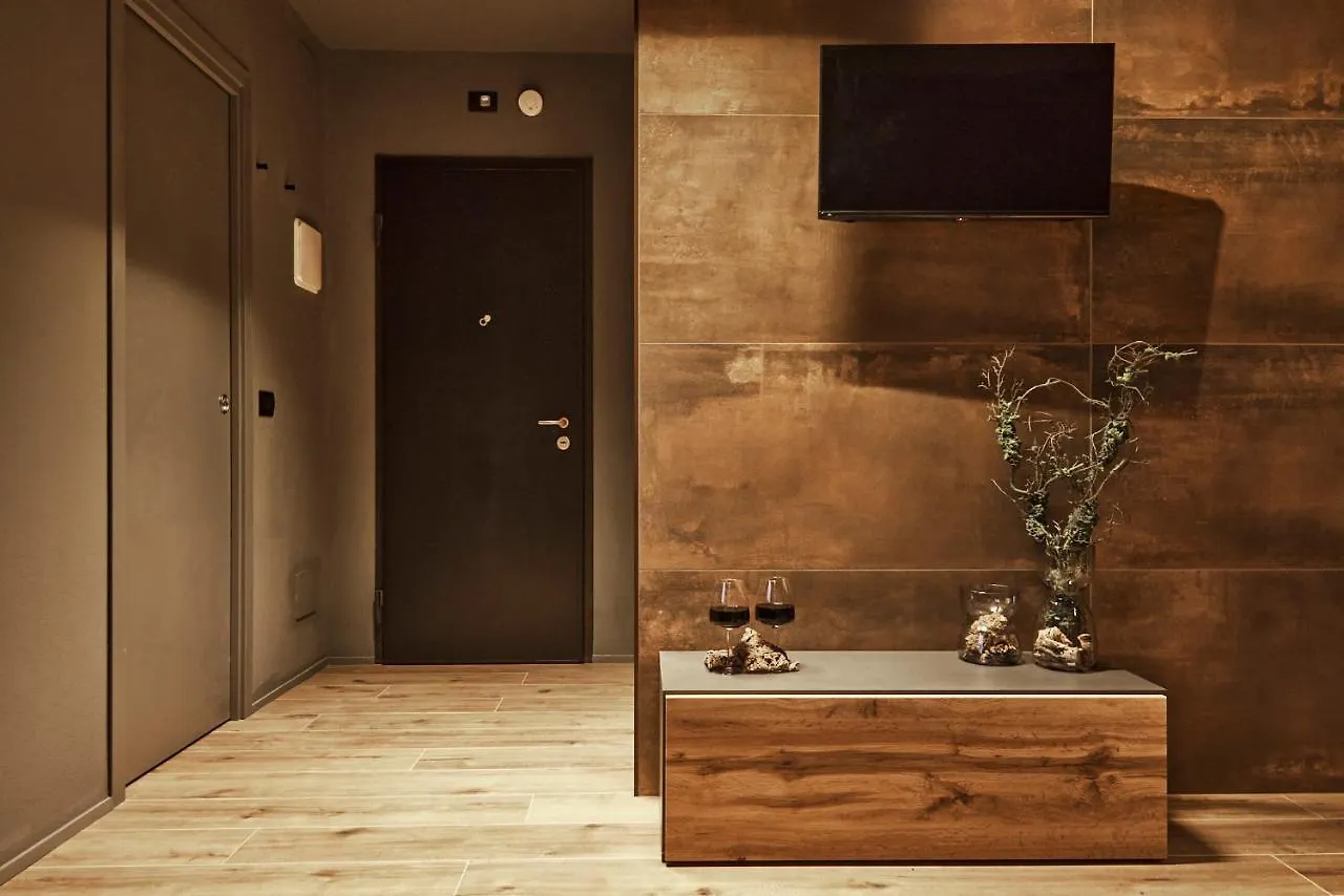 After8-Material Apartment Mestre