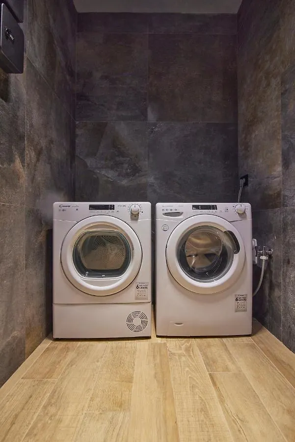 After8-Material Apartment Mestre 0*,